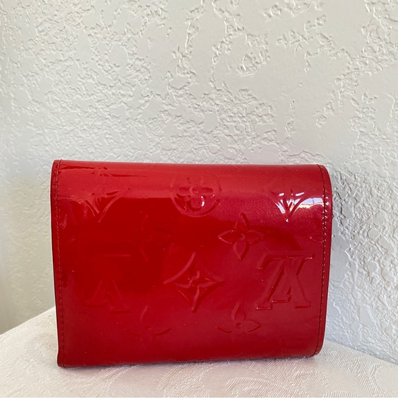 Louis Vuitton Victorine
Monogram Vernis wallet - Picture 3 of 16